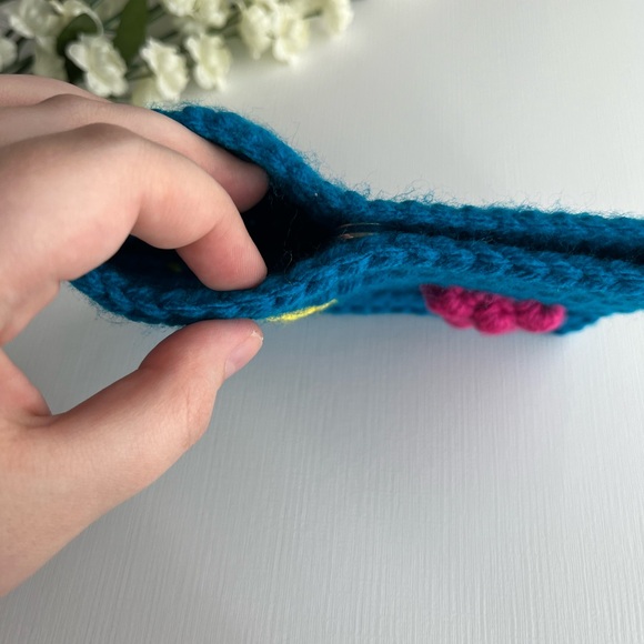 Blue Raspberry Lemon Crocheted Bag - Picture 4 of 12